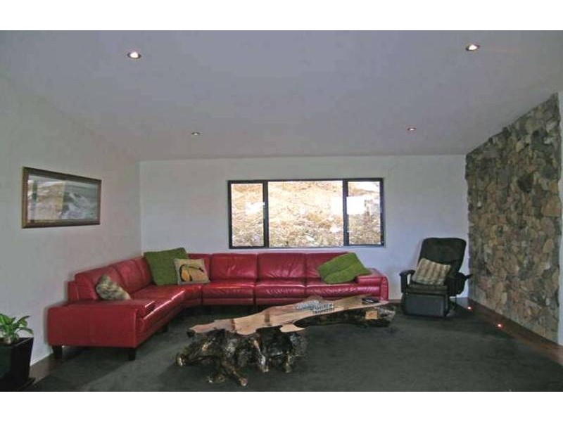 6 Robinsons Road, Piggabeen NSW 2486