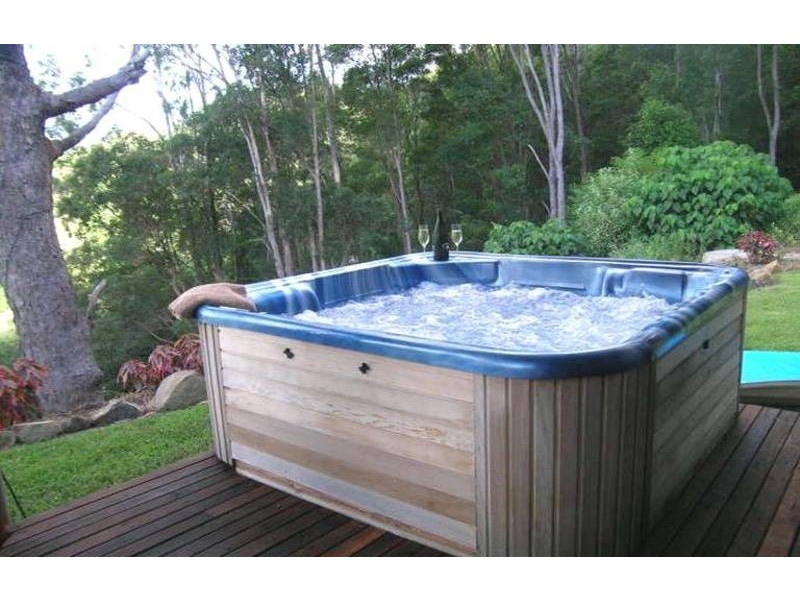 6 Robinsons Road, Piggabeen NSW 2486