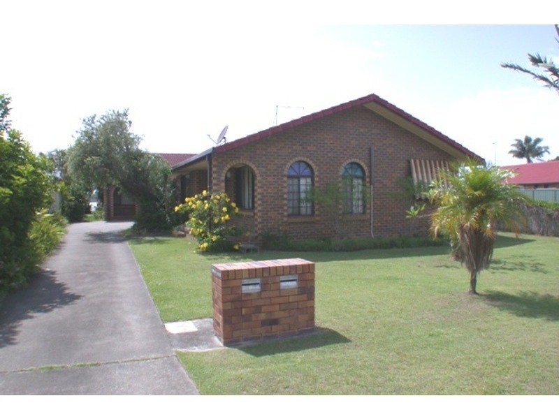 1/8 Seafarer Place, Banora Point NSW 2486