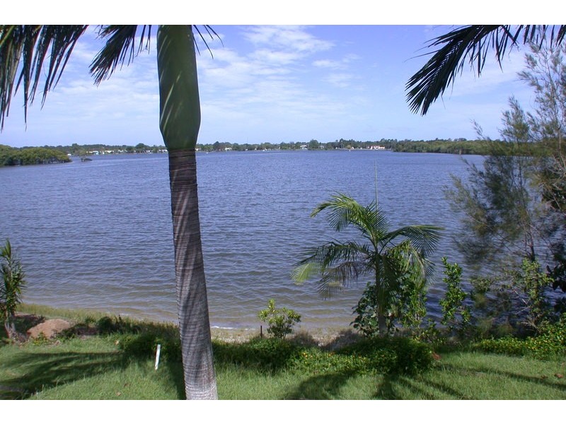 1-2/8 Seafarer Place, Banora Point NSW 2486