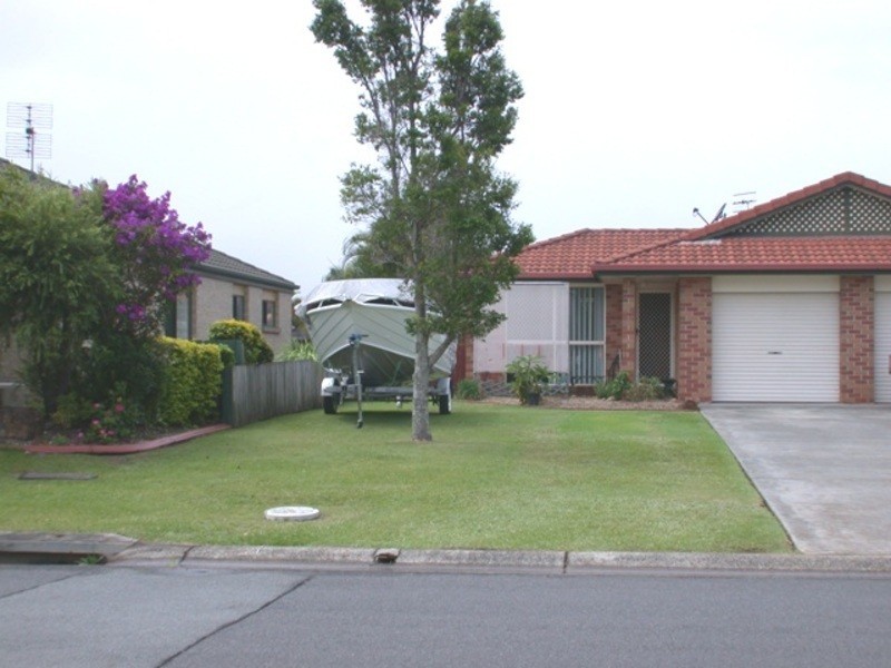 1/2 Covent Gardens Way, Banora Point NSW 2486