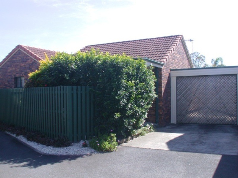 2/2 Macleay Court, Banora Point NSW 2486