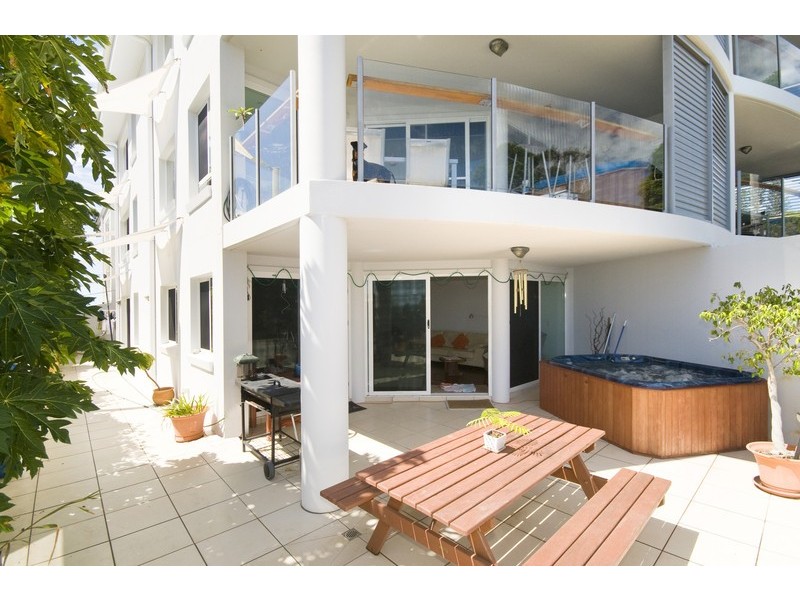 2/50 Rutledge Street, Coolangatta QLD 4225