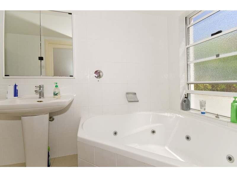 2/50 Rutledge Street, Coolangatta QLD 4225