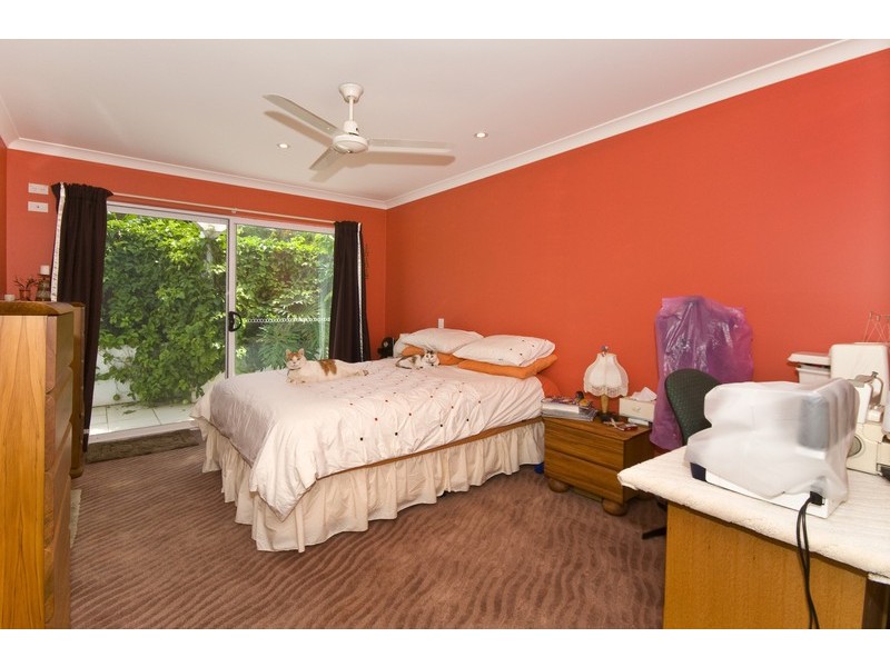 2/50 Rutledge Street, Coolangatta QLD 4225