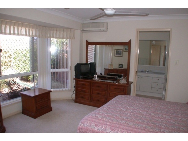2/14 Golf View Court, Banora Point NSW 2486