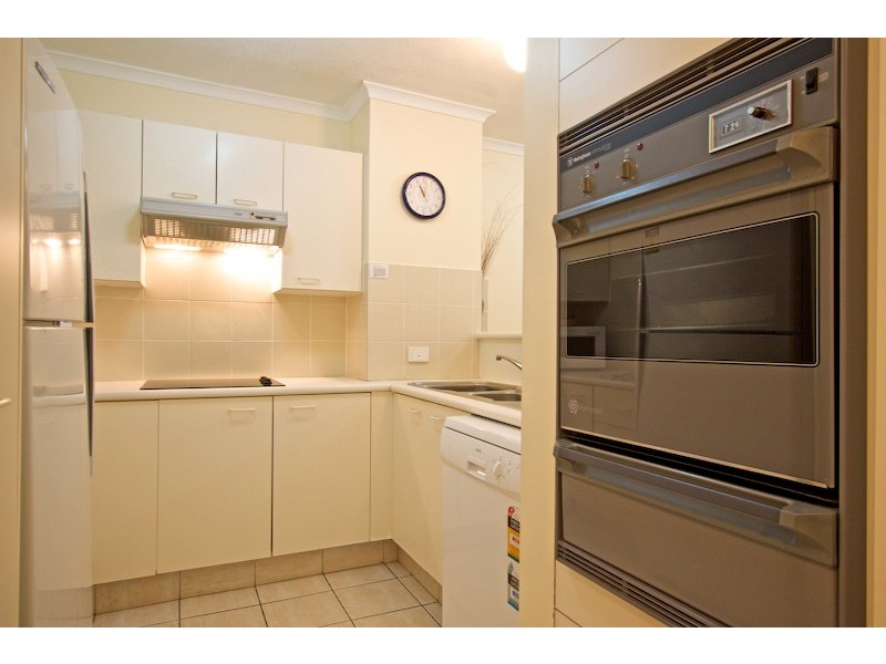 4/243 Boundary Street, Coolangatta QLD 4225