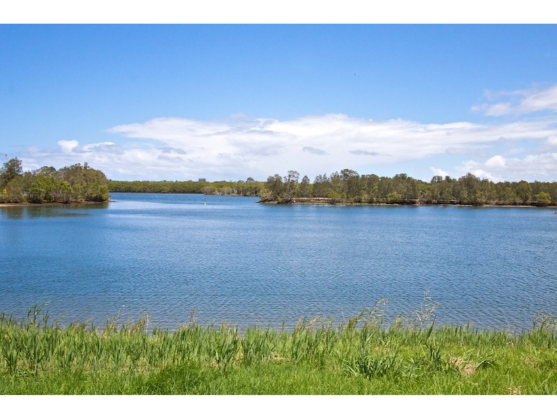 24 Bosun Boulevard, Banora Point NSW 2486