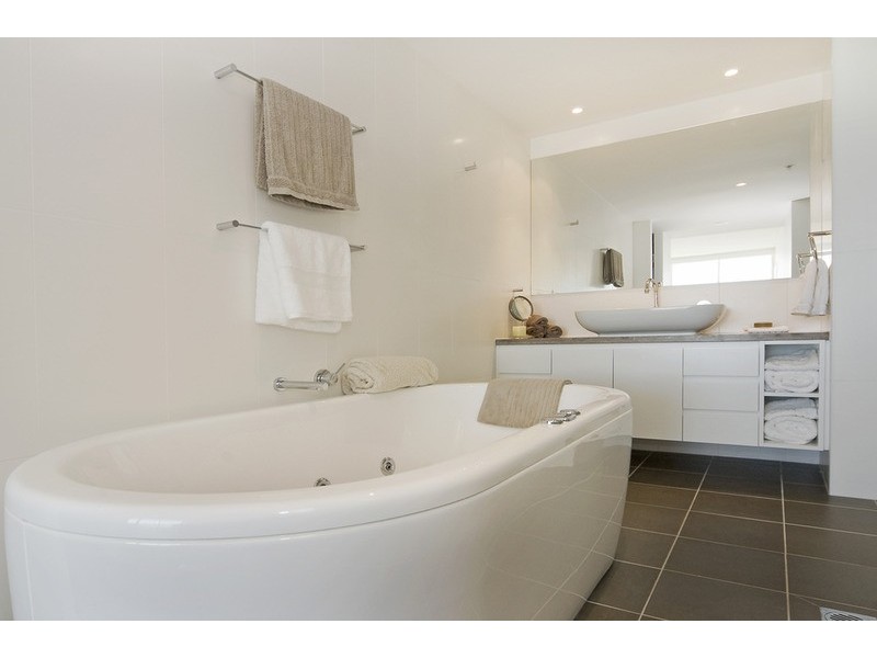 1002/2 Creek Street, Kirra QLD 4225