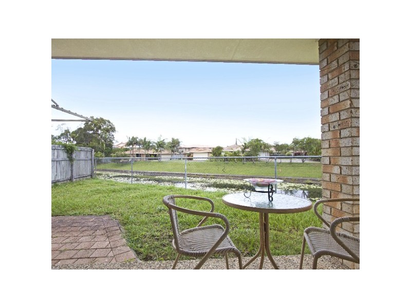 8 Cromer Court, Banora Point NSW 2486