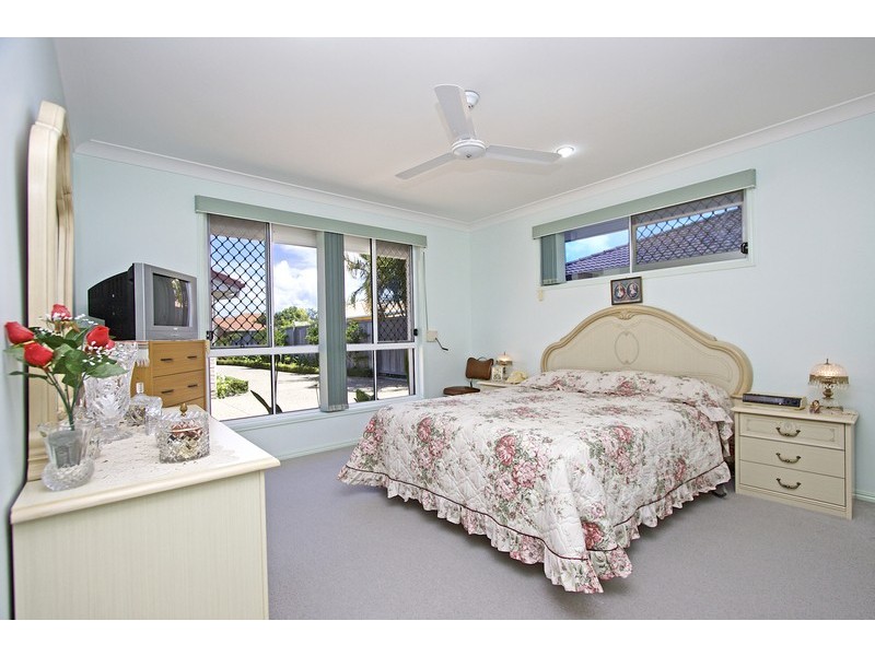 2/4 Rosnay Court, Banora Point NSW 2486