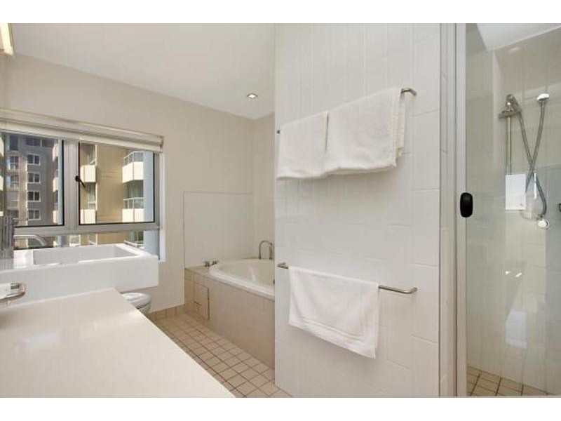 5/128 Marine Parade, Coolangatta QLD 4225