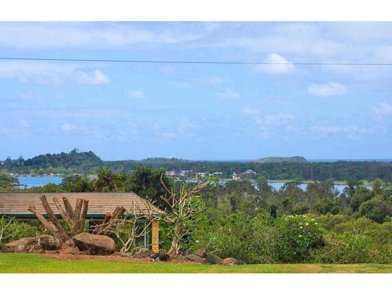 22 Hibiscus Parade, Banora Point NSW 2486