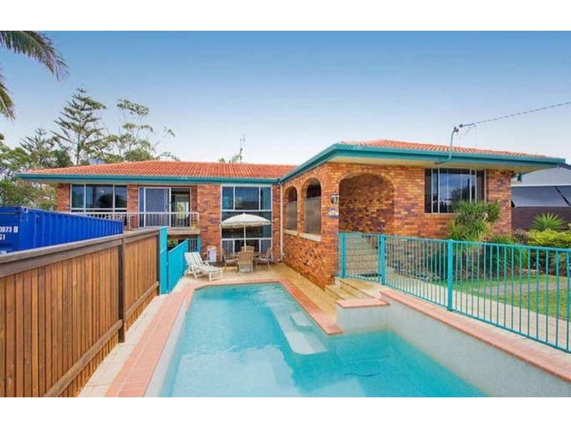 22 Hibiscus Parade, Banora Point NSW 2486