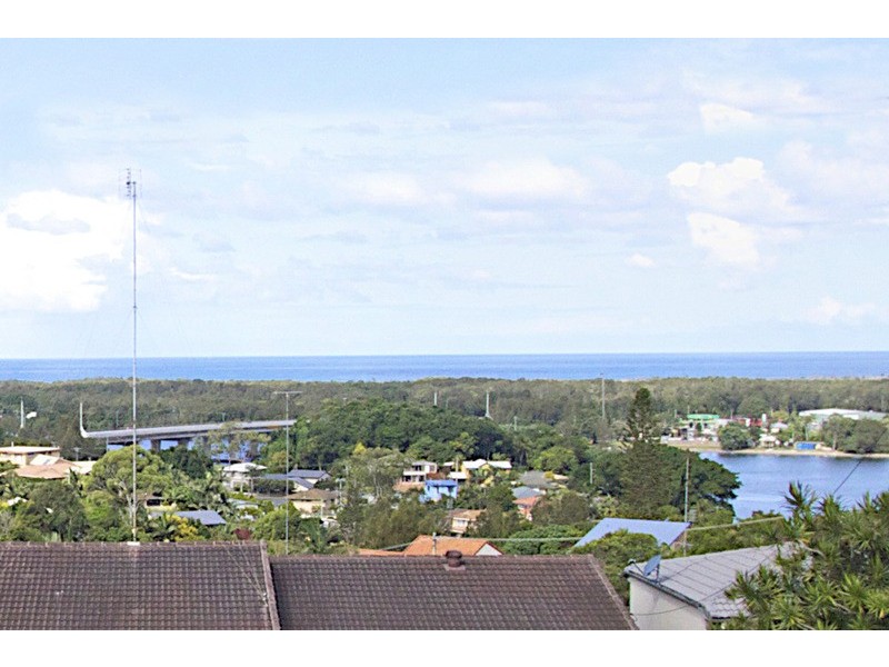 7 Pacific Drive, Banora Point NSW 2486
