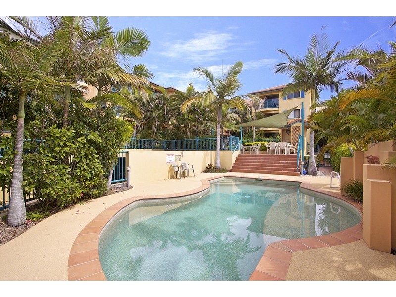 1/27 Dutton Street, Coolangatta QLD 4225