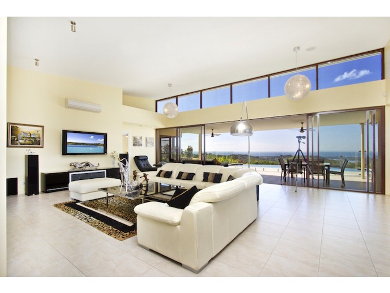 8 Sunnycrest Drive, Terranora NSW 2486