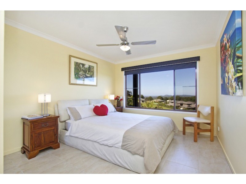 8 Sunnycrest Drive, Terranora NSW 2486