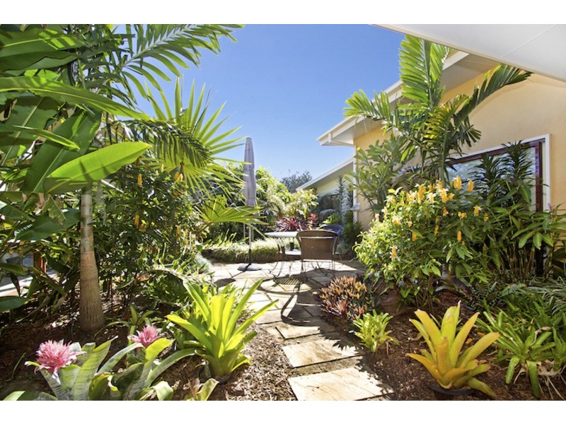 8 Sunnycrest Drive, Terranora NSW 2486