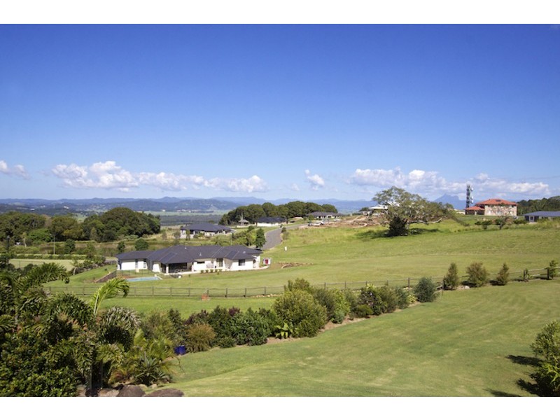 8 Sunnycrest Drive, Terranora NSW 2486