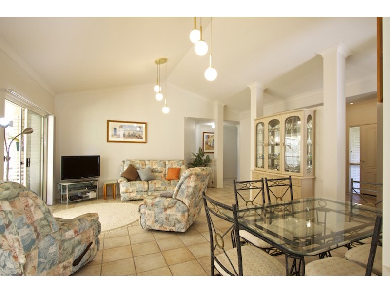 20 Foxhill Place, Banora Point NSW 2486
