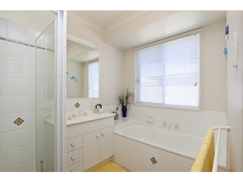 20 Foxhill Place, Banora Point NSW 2486