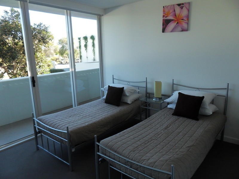 004/2 Creek Street, Kirra QLD 4225