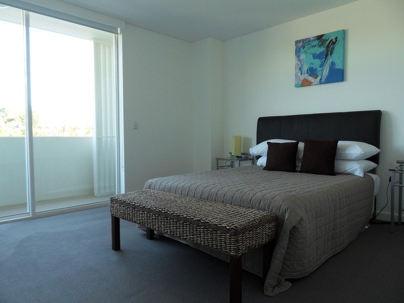 004/2 Creek Street, Kirra QLD 4225