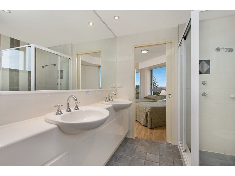 17/277 Golden Four Drive, Bilinga QLD 4225