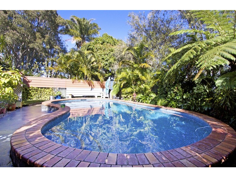 9 Riviera Avenue, Tweed Heads West NSW 2485