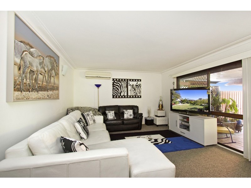 9 Riviera Avenue, Tweed Heads West NSW 2485