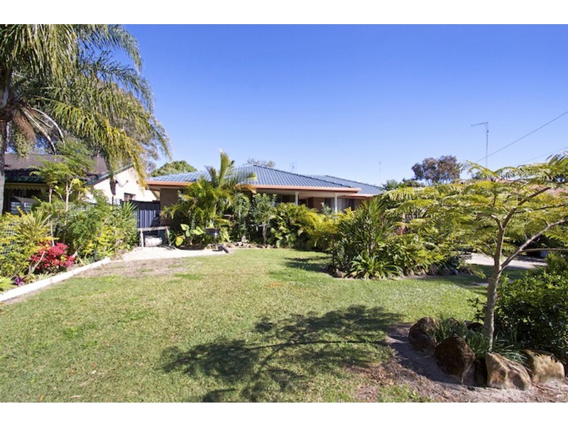 9 Riviera Avenue, Tweed Heads West NSW 2485