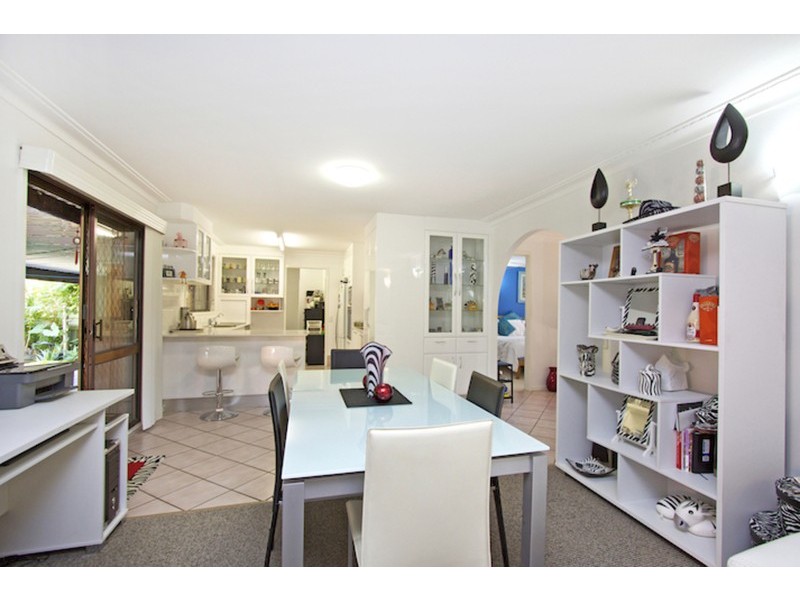 9 Riviera Avenue, Tweed Heads West NSW 2485