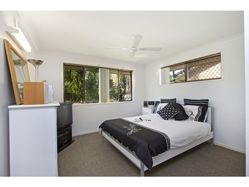 9 Riviera Avenue, Tweed Heads West NSW 2485