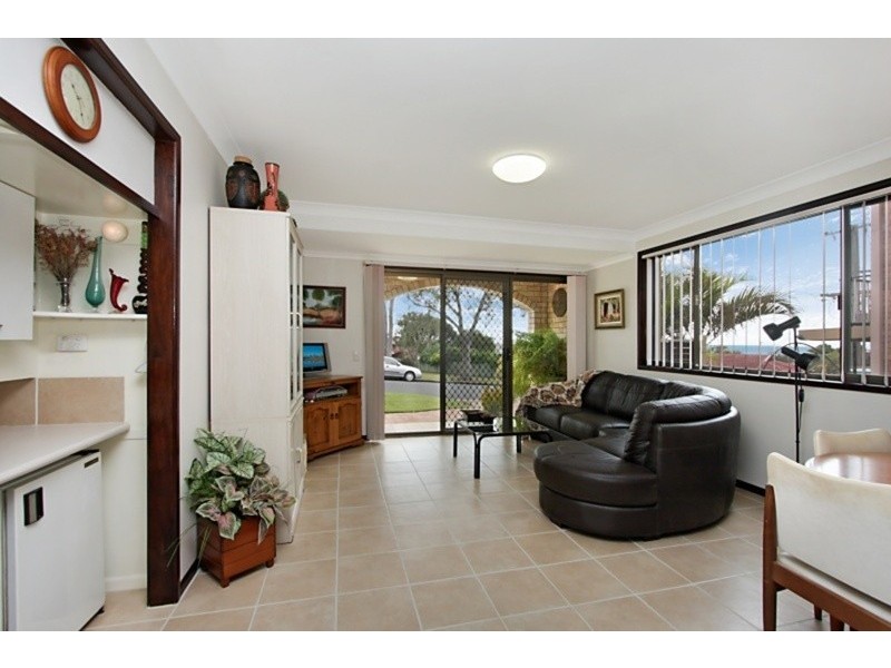6 Pacific Drive, Banora Point NSW 2486