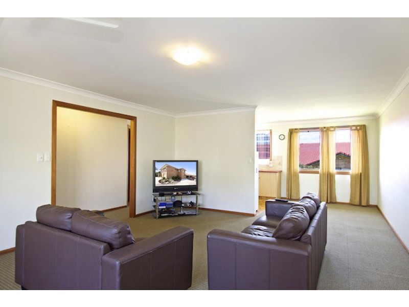 2/18 Oyster Point Road, Banora Point NSW 2486