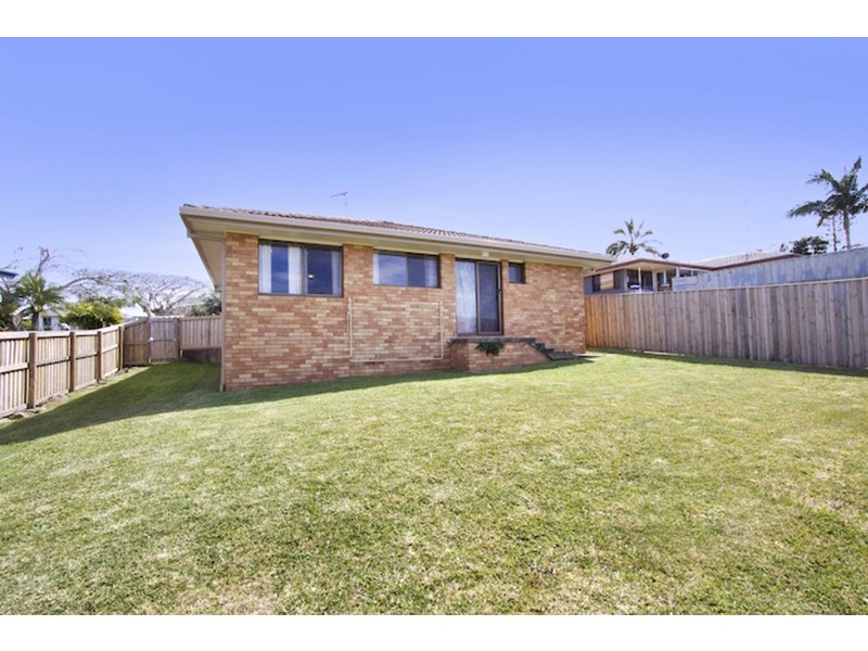 2/18 Oyster Point Road, Banora Point NSW 2486