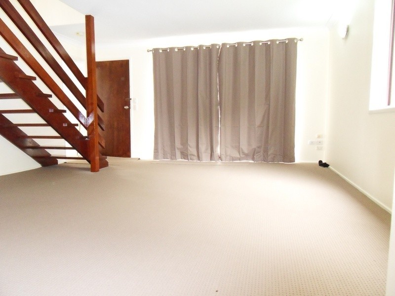 1/8 Bolton Street, Kirra QLD 4225