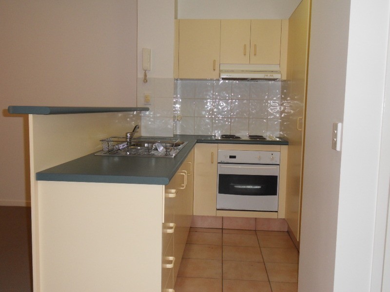 3/27 Dutton Street, Coolangatta QLD 4225