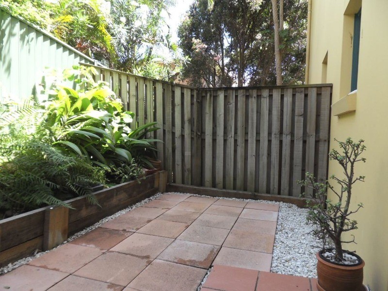 3/27 Dutton Street, Coolangatta QLD 4225