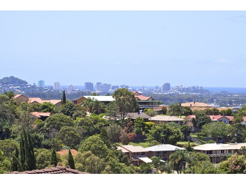 21 Kintyre Crescent, Banora Point NSW 2486