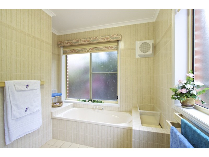 21 Kintyre Crescent, Banora Point NSW 2486