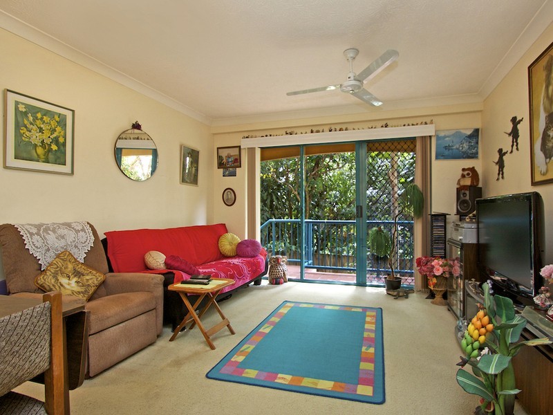 1/27 Dutton Street, Coolangatta QLD 4225