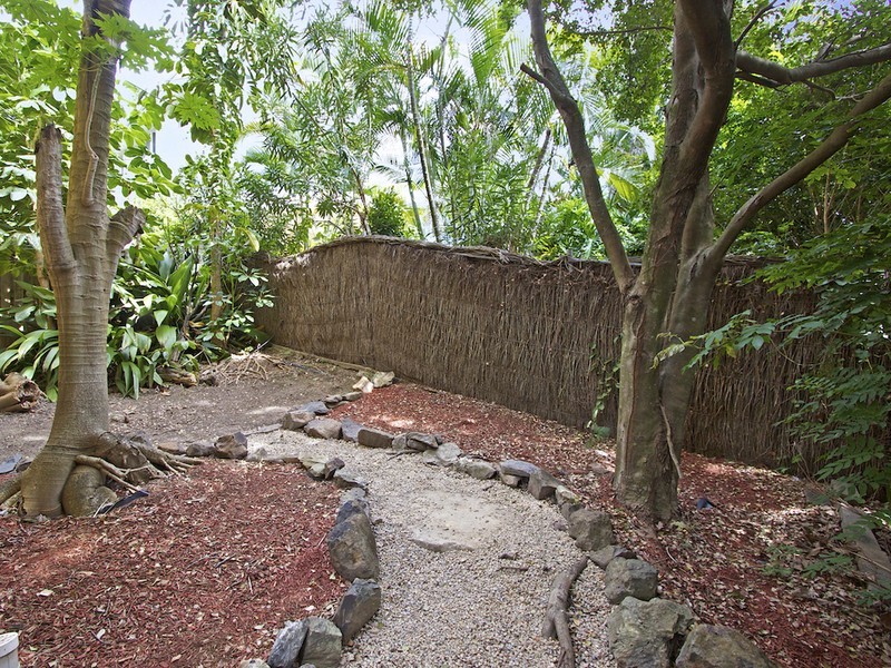 1/27 Dutton Street, Coolangatta QLD 4225