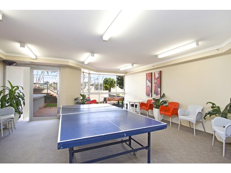 17/62 Marine Parade, Coolangatta QLD 4225