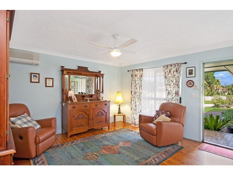 9 Blue Waters Crescent, Tweed Heads West NSW 2485