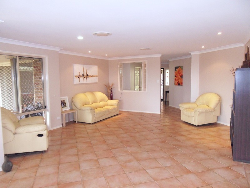 17 Stonehaven Way, Banora Point NSW 2486