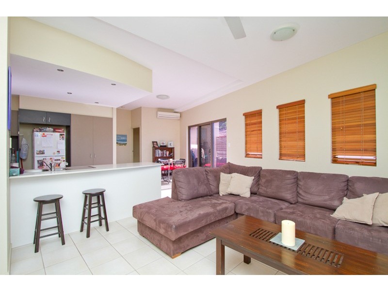 4/77 McLean Street, Coolangatta QLD 4225