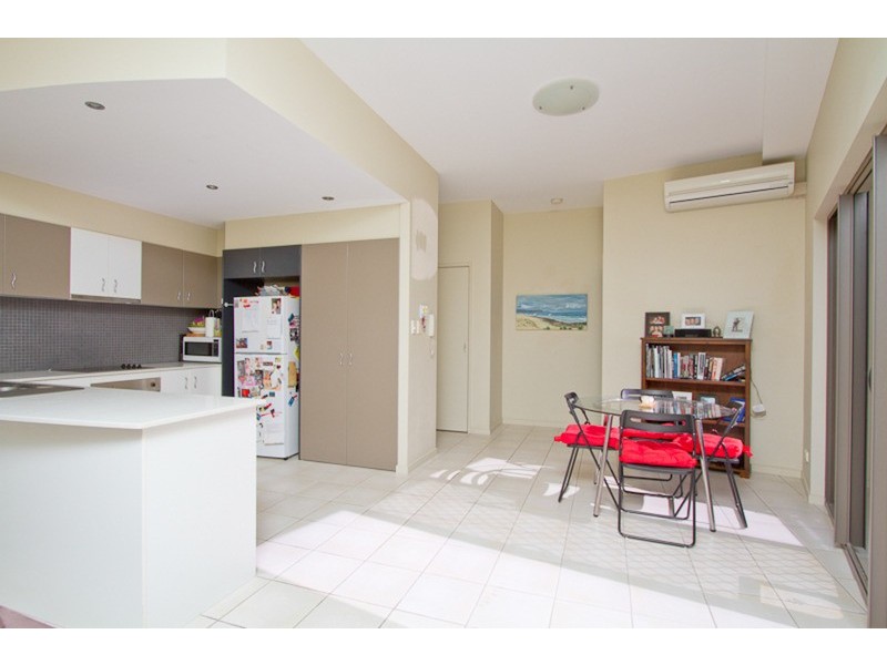 4/77 McLean Street, Coolangatta QLD 4225
