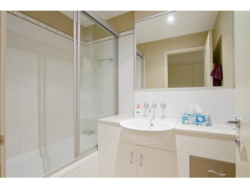 4/77 McLean Street, Coolangatta QLD 4225